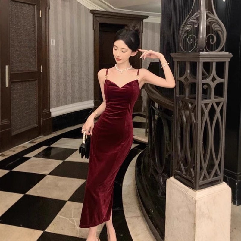 Velvet Dress For Women In , Elegant Lady Suspender Skirt Design, Pleated Waist And Hip Skirt - Image 2