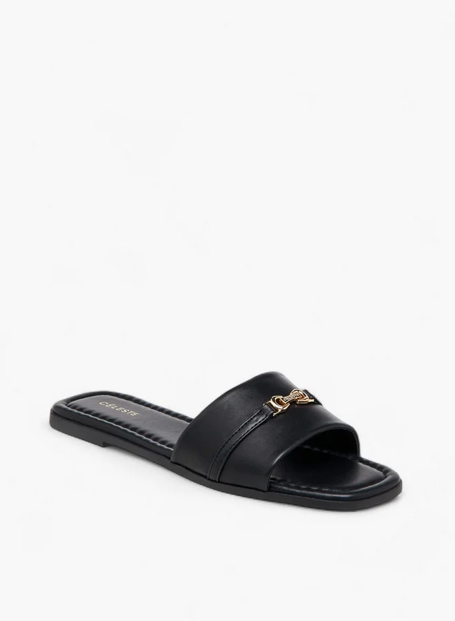 سيليست صنادل نسائية سهلة الارتداء بتفاصيل إبزيم