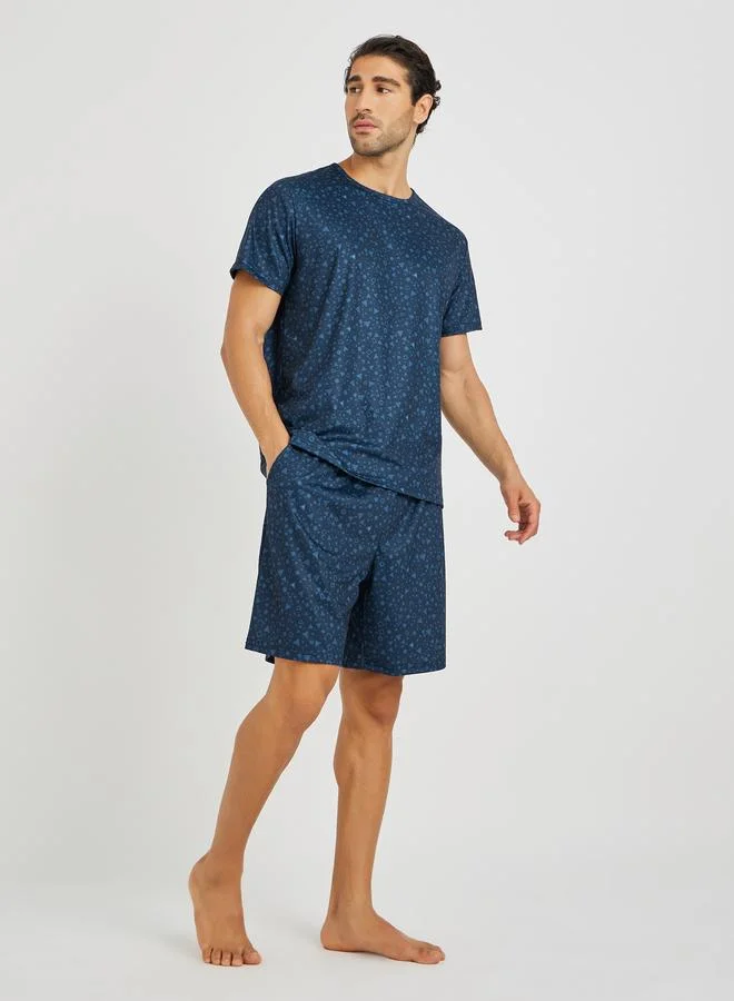 Styli Styli All-Over Printed T-Shirt and Shorts Pyjama Set