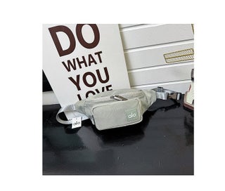 Alo Yoga Women's Handbags KSA | 30-75% OFF | Riyadh, Jeddah