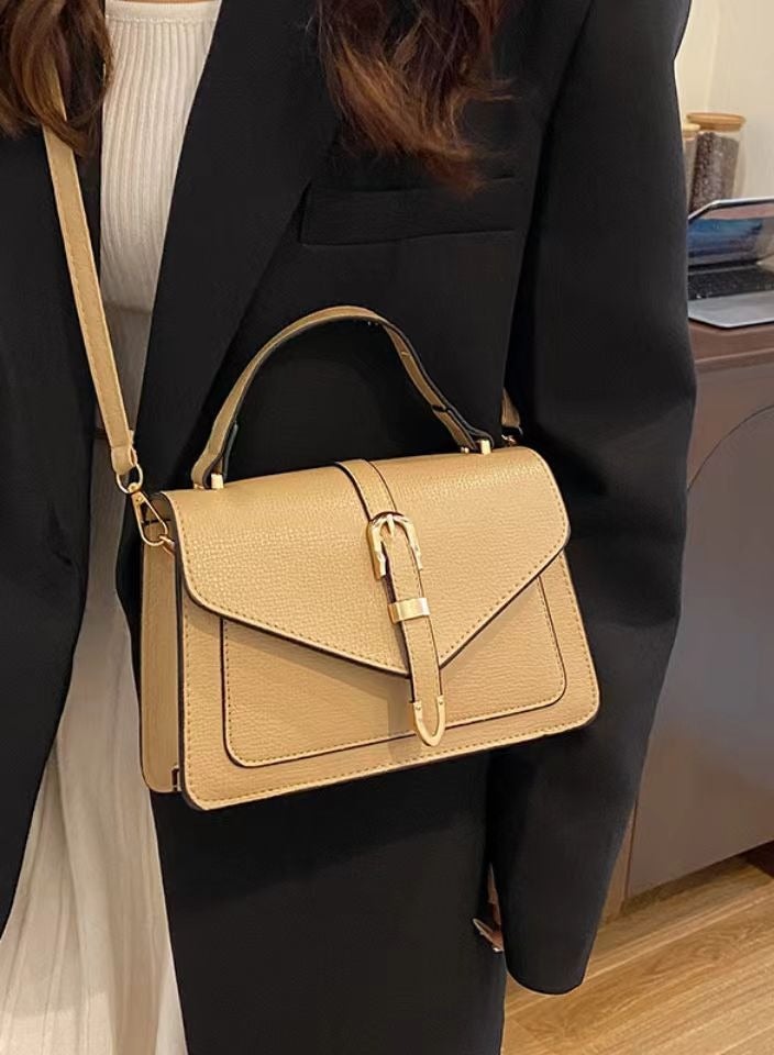 حقيبة كتف كلاسيكية من جلد PU باللون الكاكي – تصميم أنيق بمشبك وقفل، 23 سم - Image 3