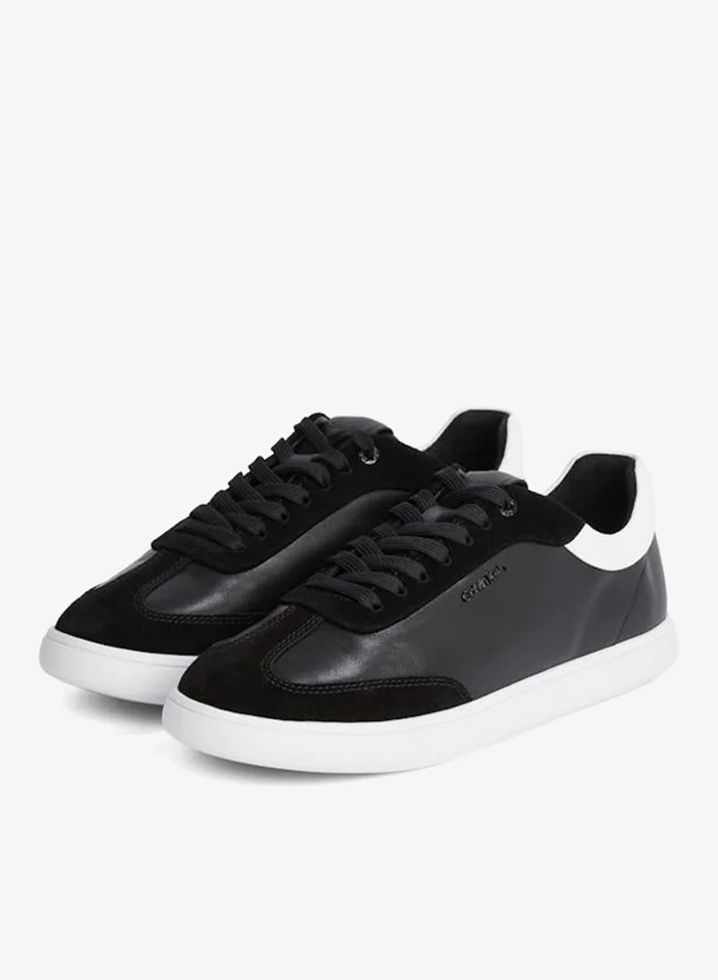 كالفن كلاين سنيكرز جلد برباط بنعل سميك