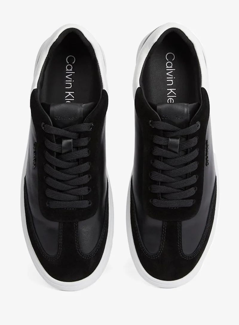 كالفن كلاين سنيكرز جلد برباط بنعل سميك