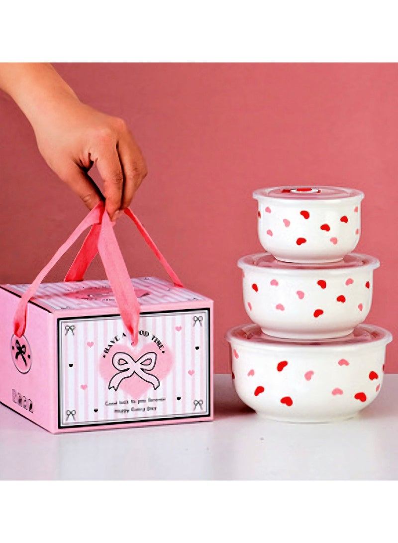 طقم علب تلاجة بورسلين بينك احجام صغيرة – تصميم قلوب بغطاء (٣ قطع) - Image 3
