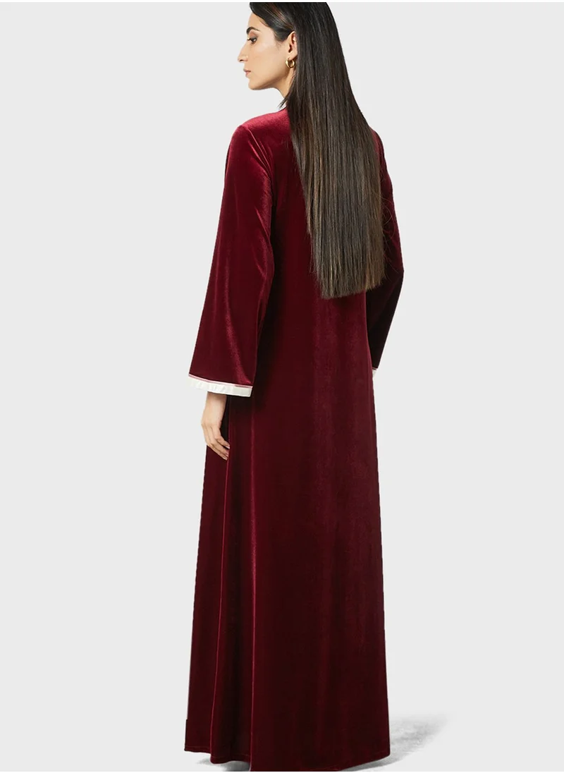 LEA Embroidered Velvet Abaya