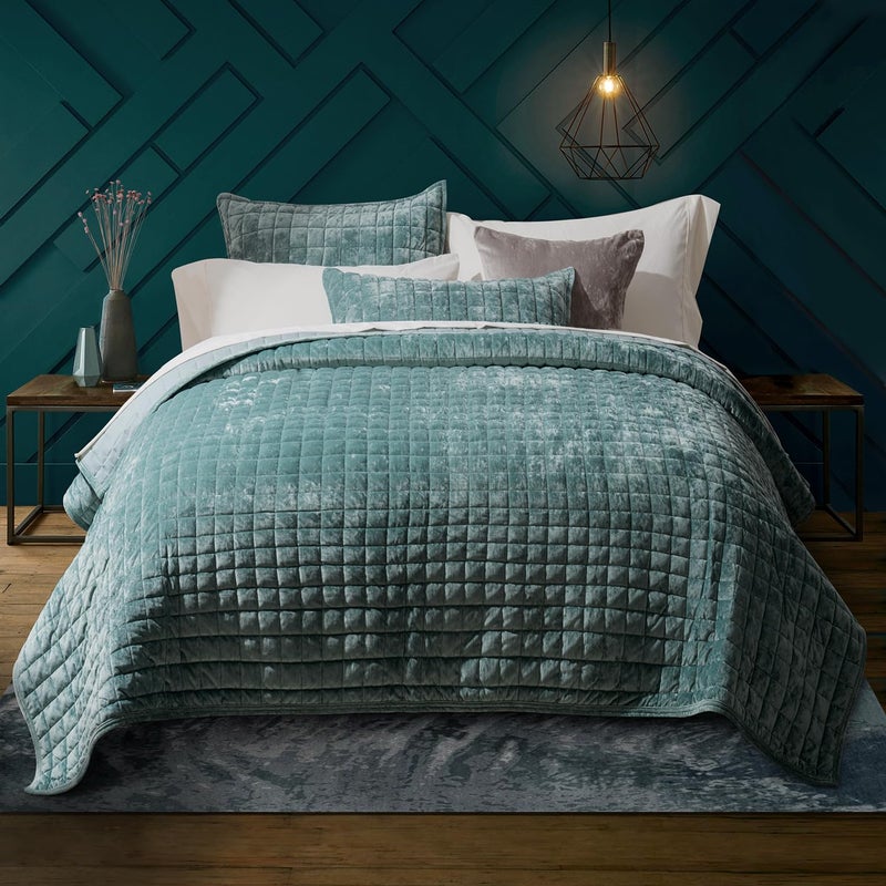 RECYCO Luxury Velvet Quilt Set King Size Lightweight Velvet Comforter Set Oversized Bedspread Coverlet Quilted Bedding Set with 2 Matching Pillow Shams for All Season Aqua Green