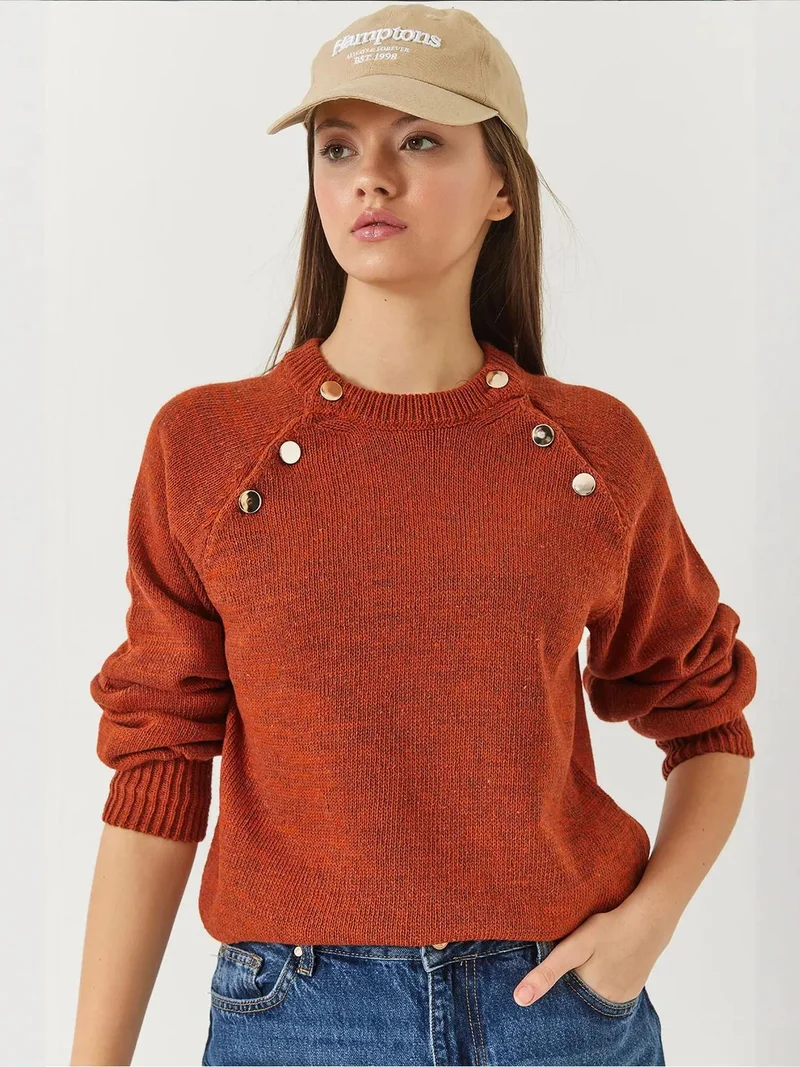 Bianco Lucci LUCCI Textured Knitwear Crew Neck Sweater with Buttons