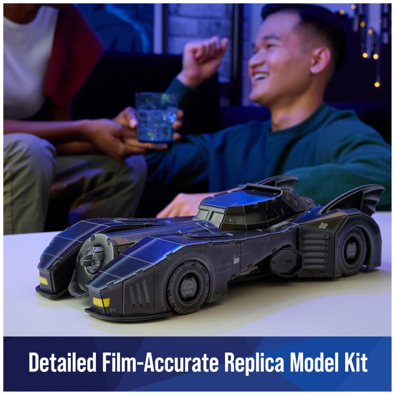 4D Build مجموعة نموذج 3D لسيارة باتمان ريترو باتموبيل 4D مع قاعدة، مقتنيات باتمان وزينة مكتبية، لغز للبالغين، ألعاب بناء، 202 قطعة، ألغاز 3D، أفكار هدايا للأعمار من 12 سنة وما فوق - Image 3