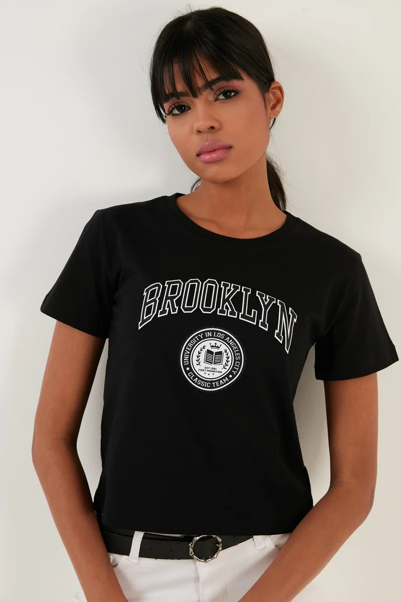 ليلا Brooklyn Printed Crew Neck Slim Cut T Shirt Women's T Shirt 5864581