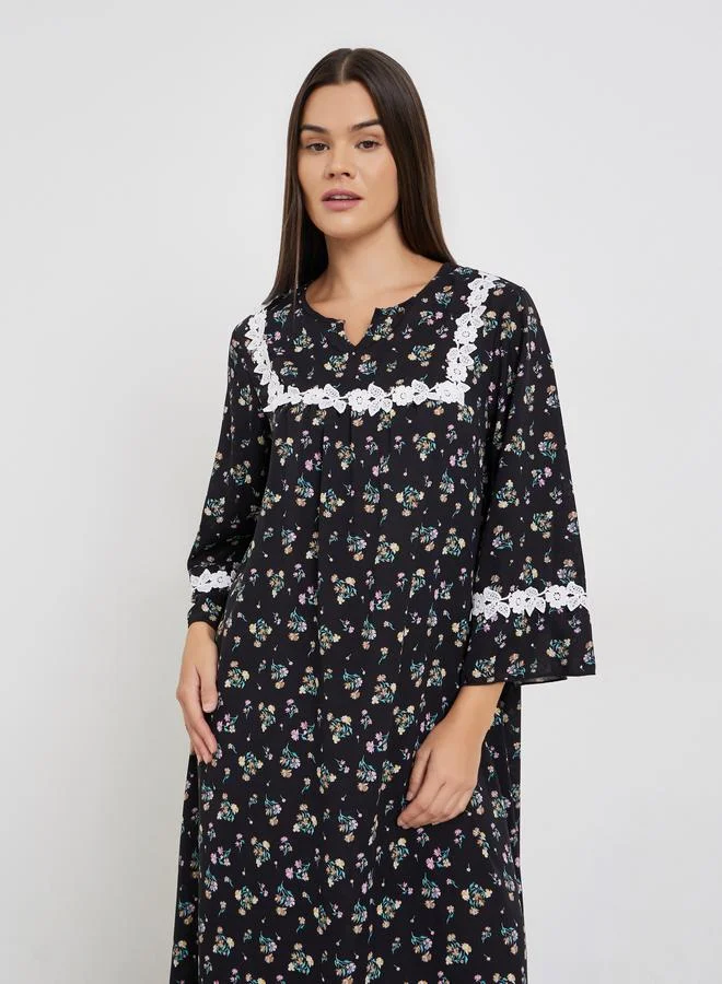 ستايلي قميص نوم بأكمام واسعة وتفاصيل دانتيل