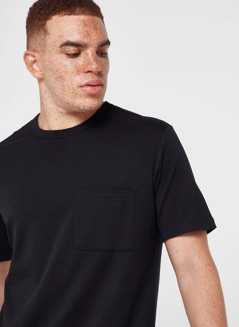 Mango Man Essential Front Pocket T-Shirt