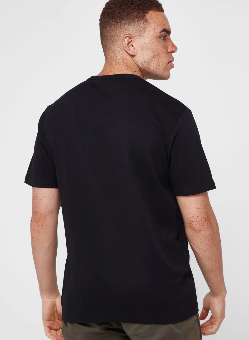 Mango Man Essential Front Pocket T-Shirt