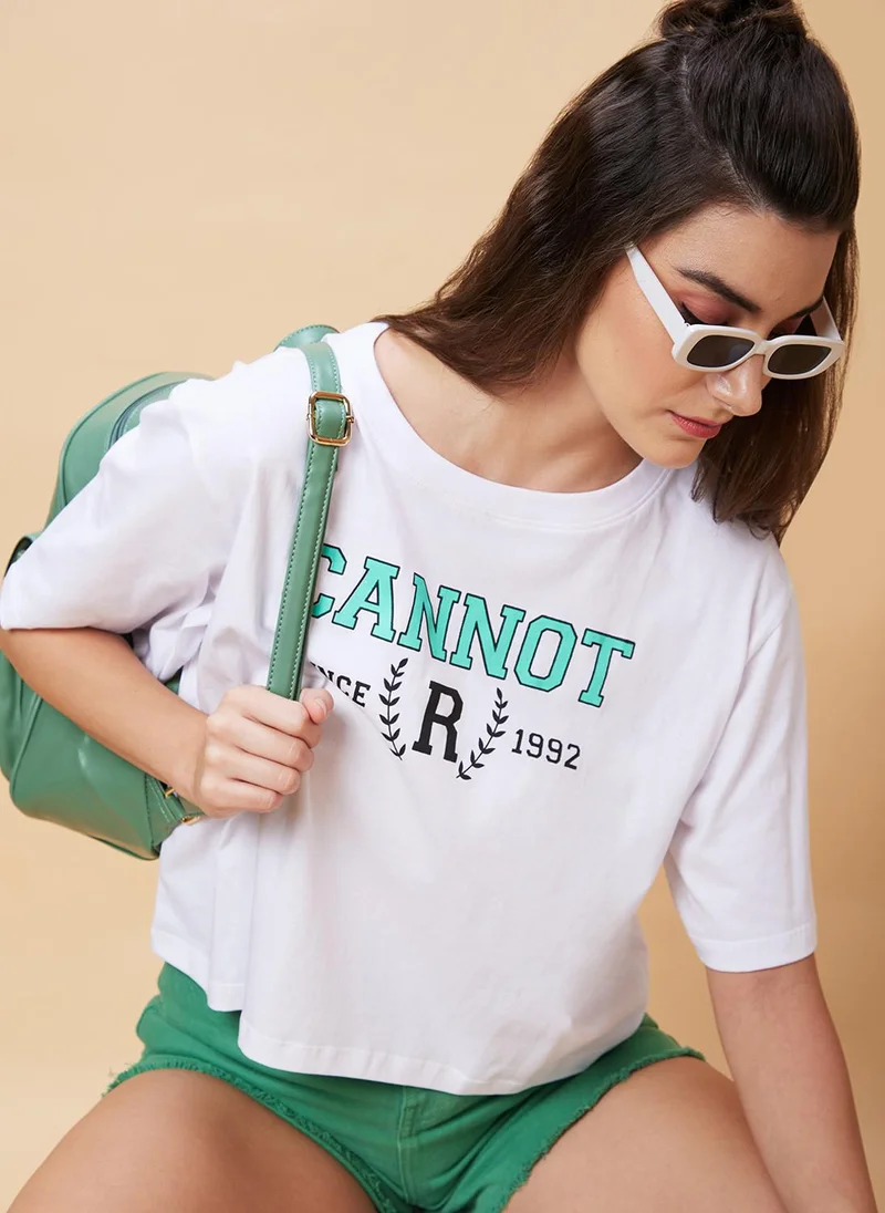 جلو باص تيشيرت نسائي بطبعة حروف مقصوص كبير الحجم