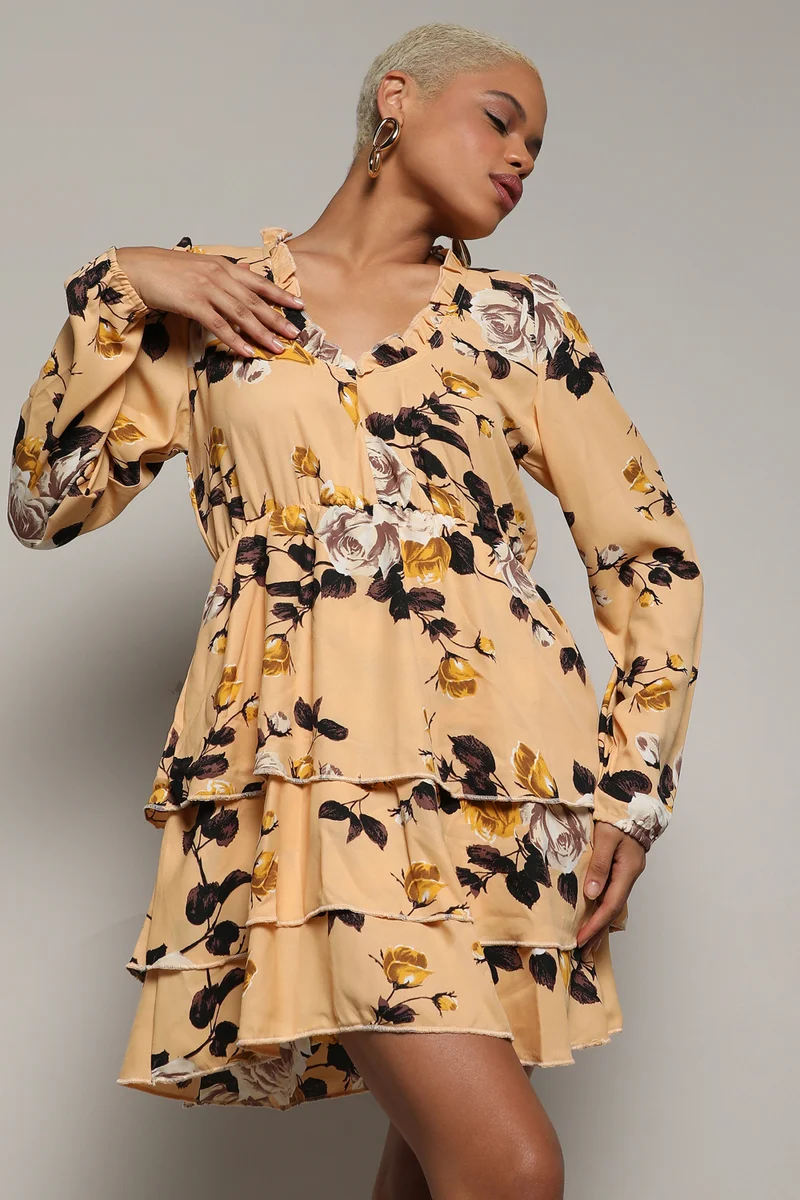 كامبوس سوترا فستان قصير مكشكش بنقشة الزهور