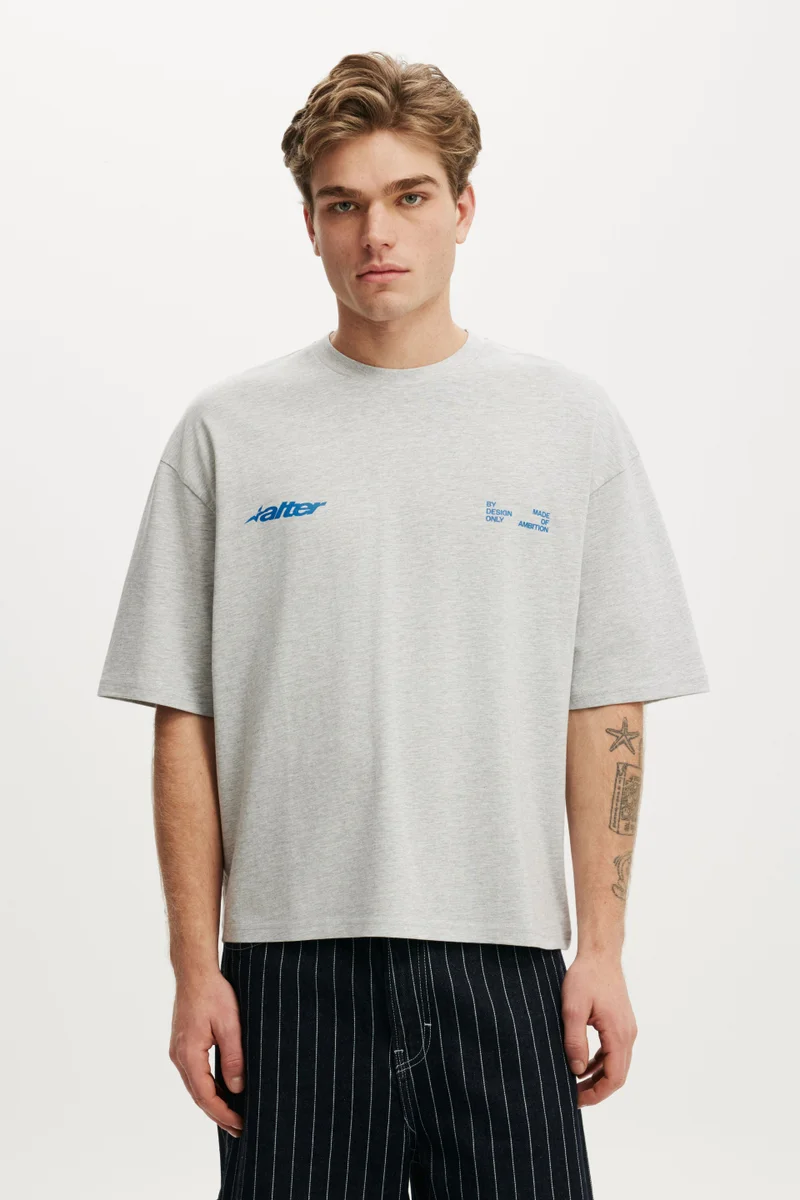 كوتون اون Cropped Fit Graphic T-Shirt
