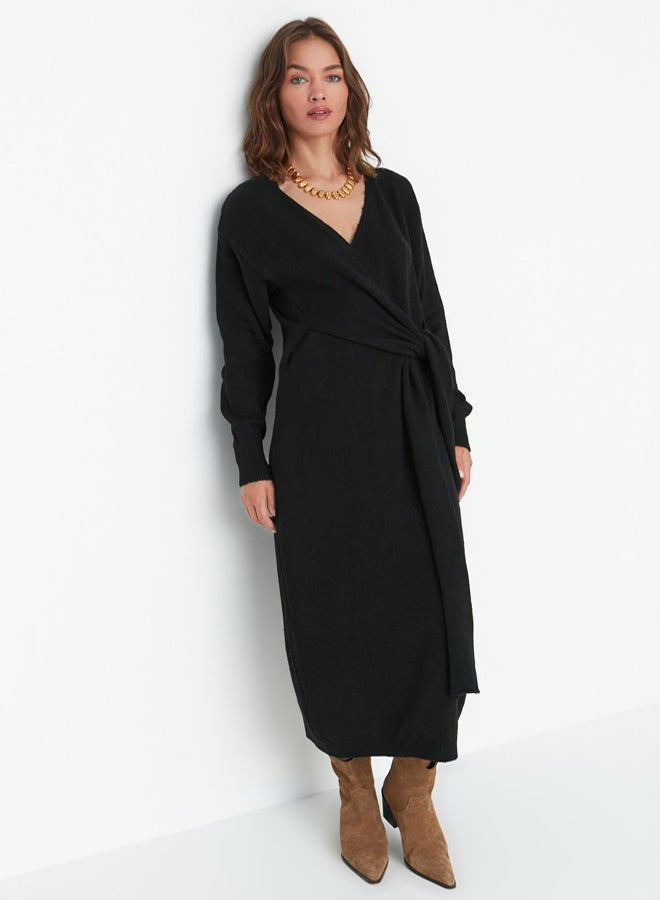 trendyol Black Soft Textured Midi Knit Double Breasted Collar Tie Detail Dress - Image 3