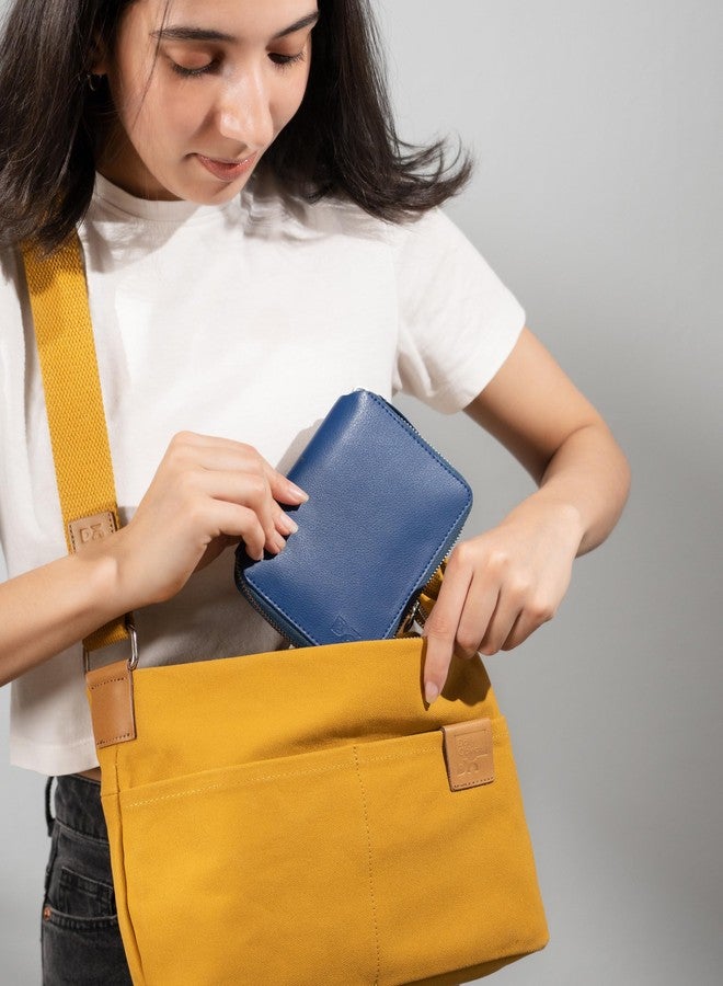 دايلي أوبجيكتز محفظة جواز سفر DailyObjects Check-In للسفر للرجال والنساء | غطاء جواز سفر بسحاب محيطي مصنوع من الجلد النباتي | حامل جواز سفر مزود بفتحات لبطاقات الائتمان والخصم - أزرق - Image 3