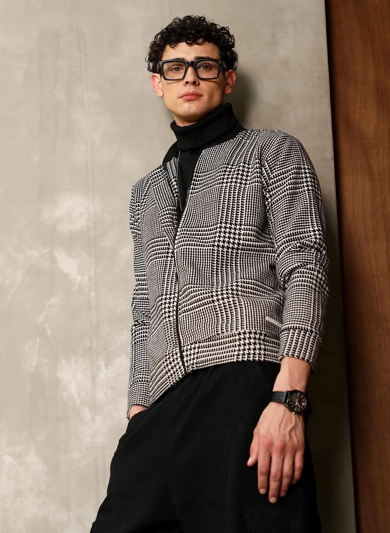 كامبوس سوترا Campus Sutra Men's Midnight Black & Cream White Zip-Front Houndstooth Jacket | Ribbed Baseball Collar , Cuffed Sleeves , Zipper Closure , Straight Hem | Checks Jacquard For Casual & Daily Wear