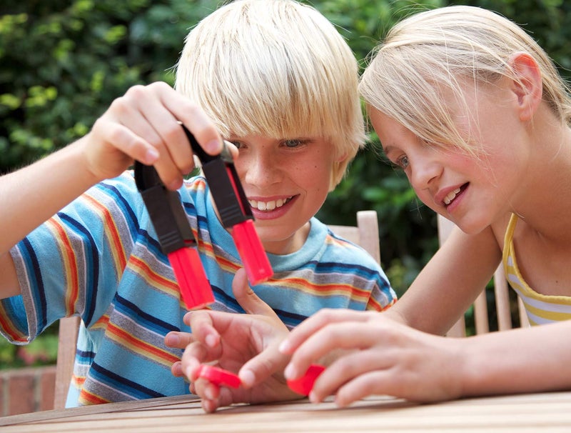 Toysmith مجموعة علوم المغناطيس 4M - 10 تجارب وألعاب مغناطيسية (أكثر من 25 قطعة للبناء والتعلم من STEM) - شغل المتسابق بمغناطيس، علق مغناطيس، يخت مغناطيسي وصيد، للأولاد والبنات، العمر 8 سنوات وما فوق - Image 5