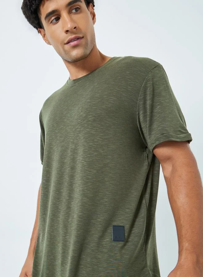 تايك تو تيشيرت رجالي خاكي بياقة مستديرة وتأثير باهت