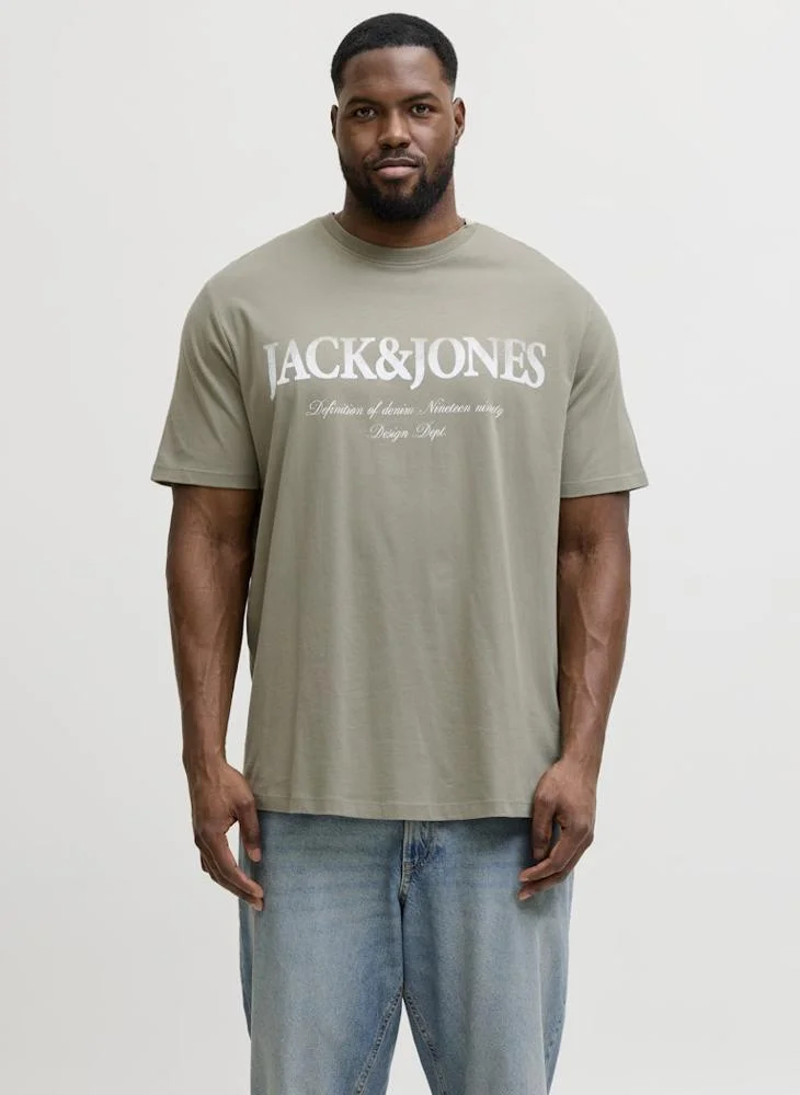 Plus size short sleeve crew neck t-shirt