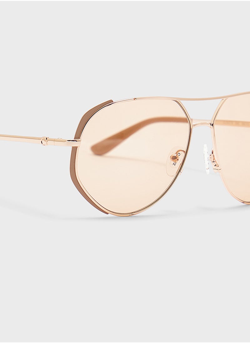 GUESS Gu0021958E59 Oversize Sunglasses  - Image 3