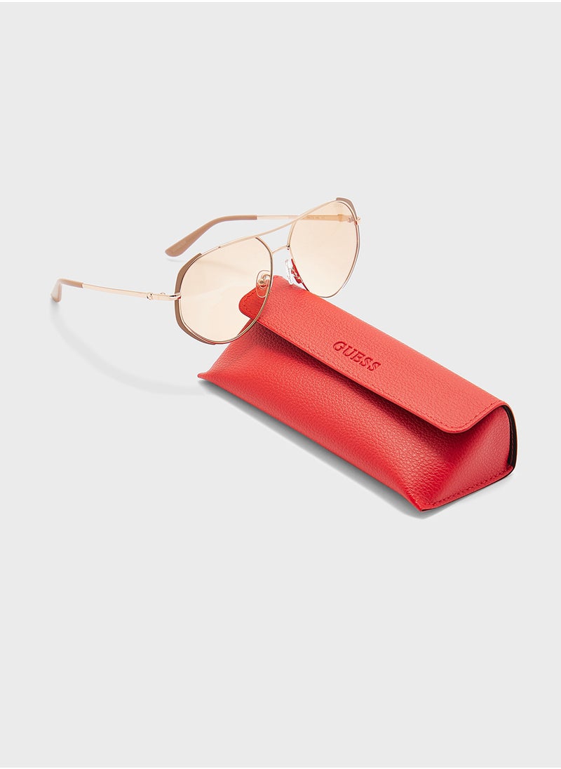 GUESS Gu0021958E59 Oversize Sunglasses  - Image 4