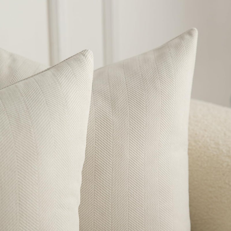 Mandioo Pack of 2 Chenille Throw Palow Covers تصميم أنيق وسادة زخرفية ناعمة وفاخرة الأغطية الأريكة أريكة غرفة نوم غرفة المعيشة ديكور المنزل 12x20 بوصة البيج - Image 2