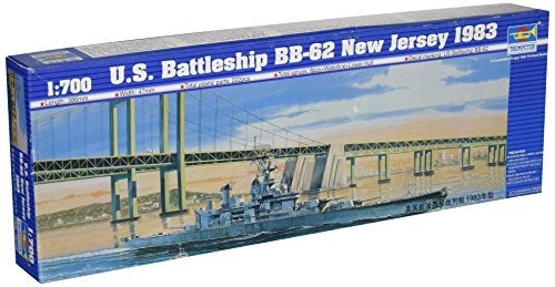 Trumpeter 1700 USS New Jersey BB62 Battleship 1983 Model Kit - Image 1