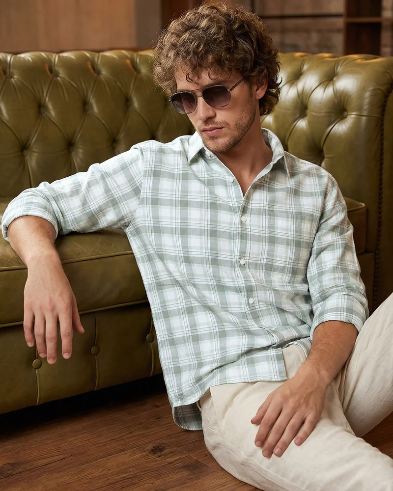 bewakoof Men's White & Green Checked Shirt