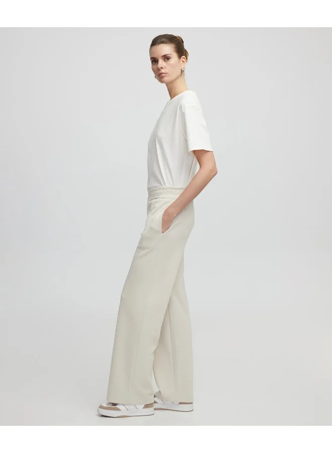 ابيكول بنطلون بتفاصيل شعار