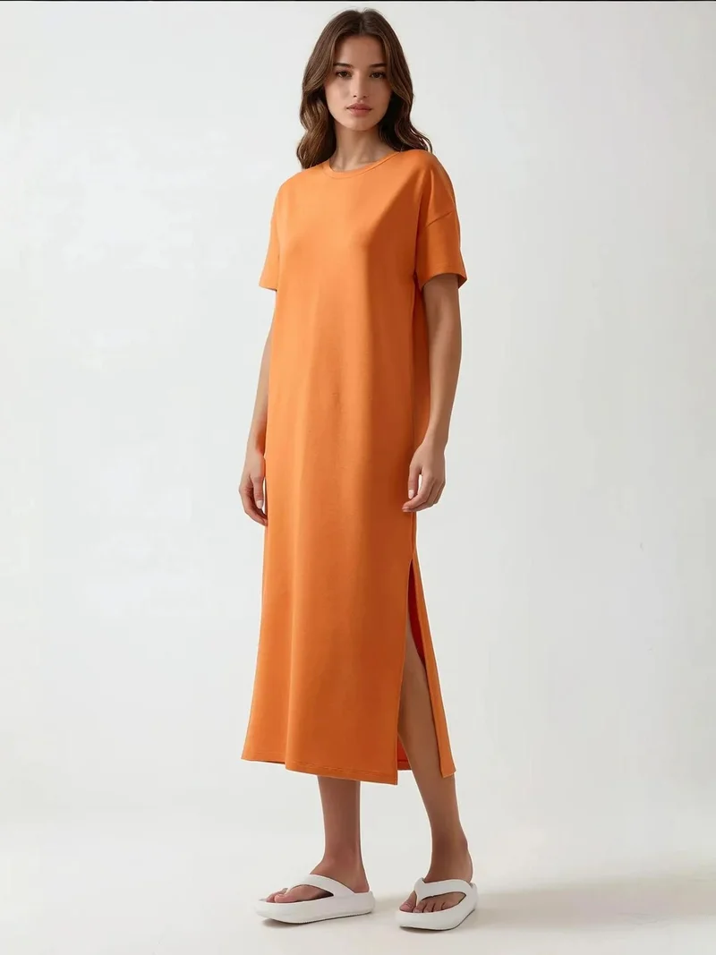 زوبعة فستان ميدي بقصة مريحة ورقبة دائرية