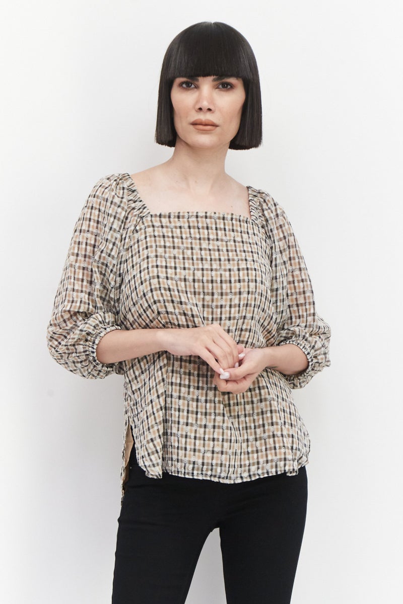 ANNE KLEIN بلوزة مربعة الرقبة للنساء بأكمام 3/4 مزخرفة، تان - Image 1