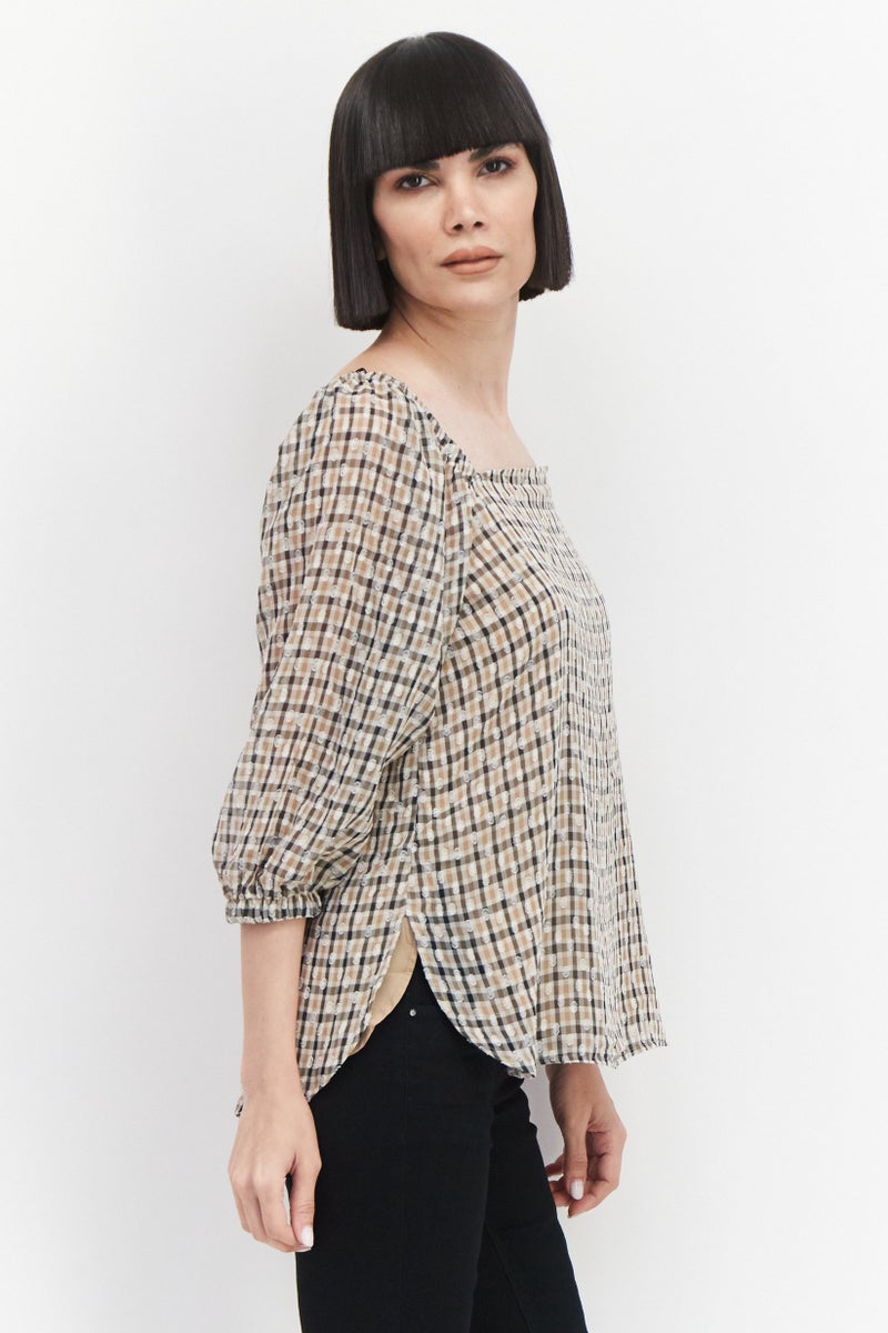 ANNE KLEIN بلوزة مربعة الرقبة للنساء بأكمام 3/4 مزخرفة، تان - Image 4