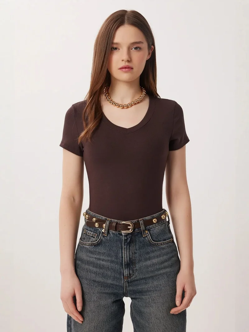 السعادة في إسطنبول ISTANBUL Basic V-Neck Slim Fit T-Shirt