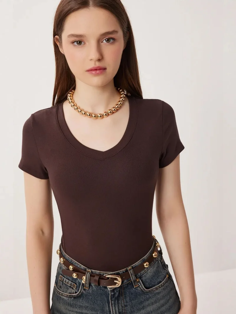 السعادة في إسطنبول ISTANBUL Basic V-Neck Slim Fit T-Shirt