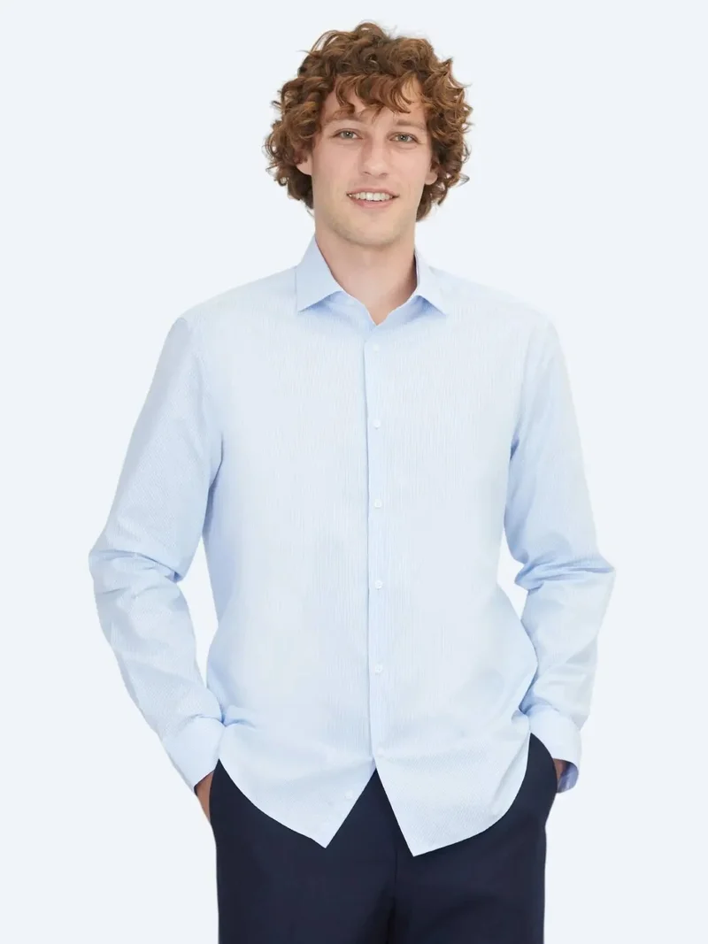 كيب قميص أزرق بقصة عادية، مصنوع من القطن الكلاسيكي بنسبة 100%