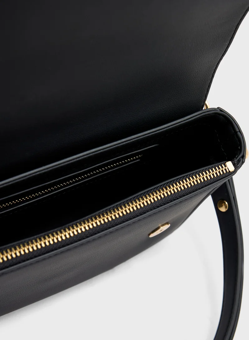 لوف موسكينو Logo Detailed Flap Over Crossbody