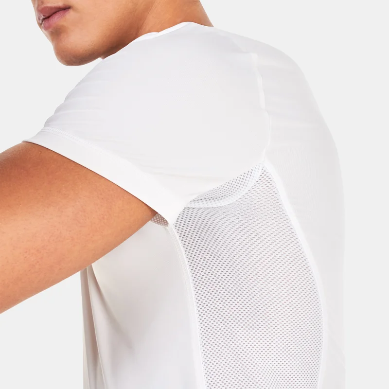EA7 Emporio Armani White Men's Vigor7 Training T-Shirt for Men | Best Price UAE