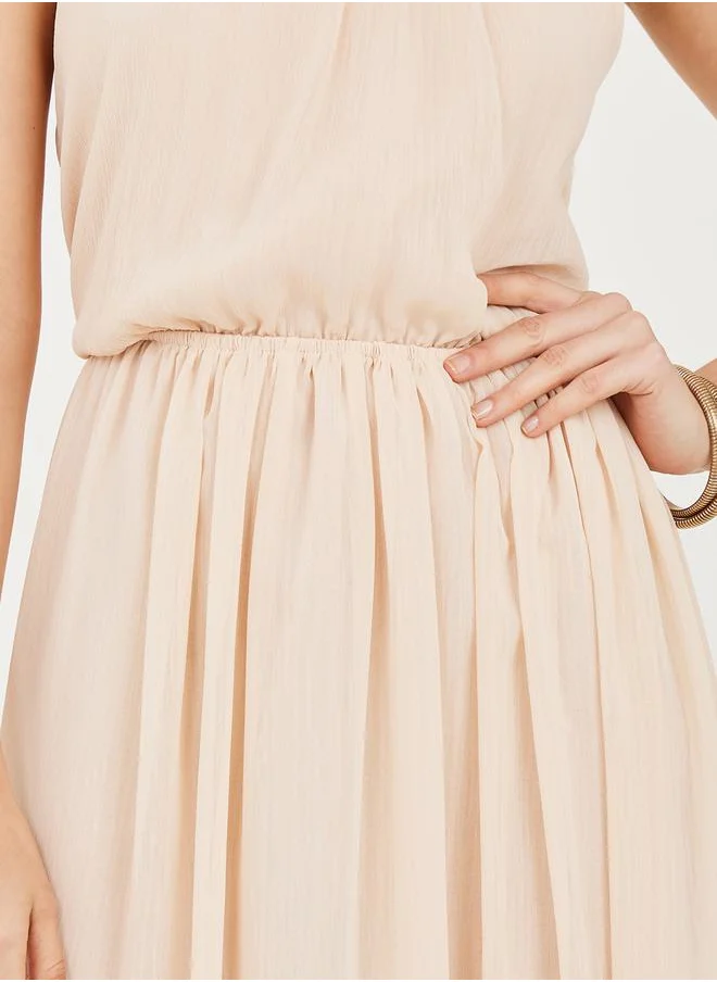 Styli Solid Crinkle Halter Neck Sheath Maxi Dress