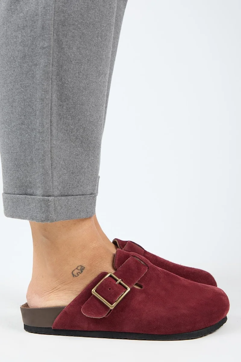Manijero Manijero Zeta 2 Women's Genuine Leather Buckled Clogs in Burgundy