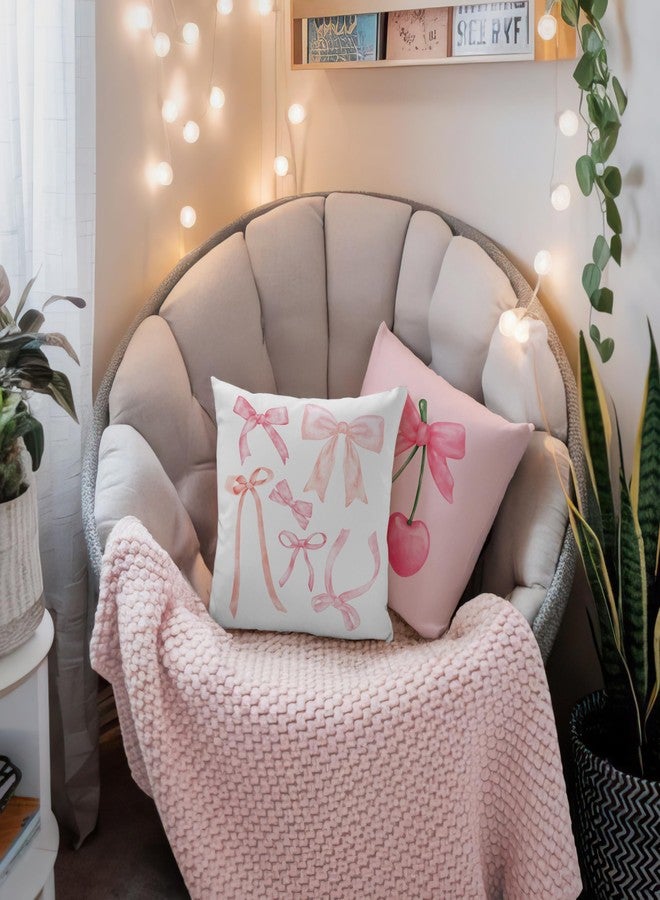 ISANOU ديكور غرفة ISANOU Coquette، أغطية وسائد وردية لطيفة على شكل فيونكة مقاس 18 × 18 مجموعة من 4 قطع، هدايا للفتيات المراهقات والنساء، غطاء وسادة وردي مزخرف للأريكة وغرفة النوم والكرسي والمنزل - Image 4