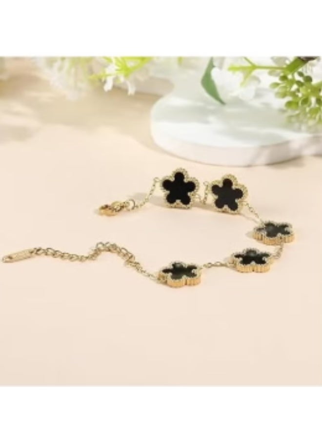 إسوارة نسائية فاخرة بتصميم وردة ذهبية بحجر أسود لامع – أناقة راقية ولمسة عصرية فخمة لكل إطلالة - Image 4