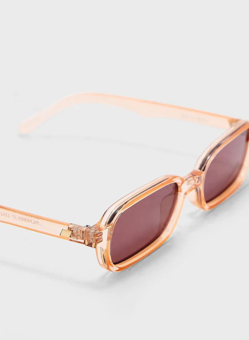 Le Specs Pilferer Shape Sunglasses