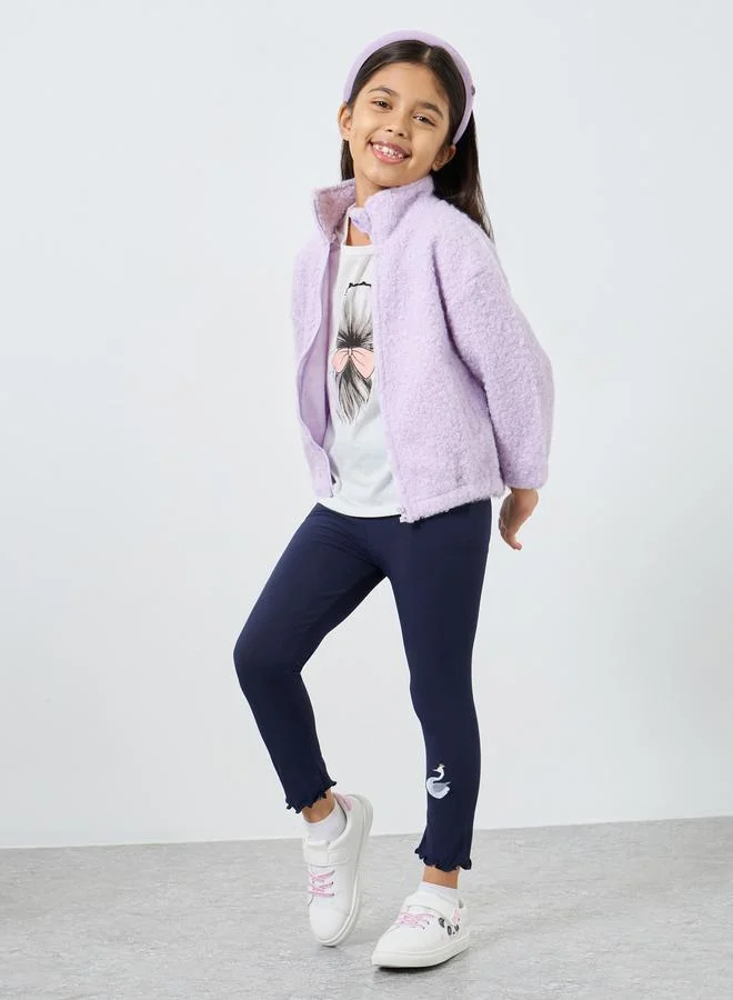 ستايلي بنطال ليقنز بتفاصيل مُطرزة