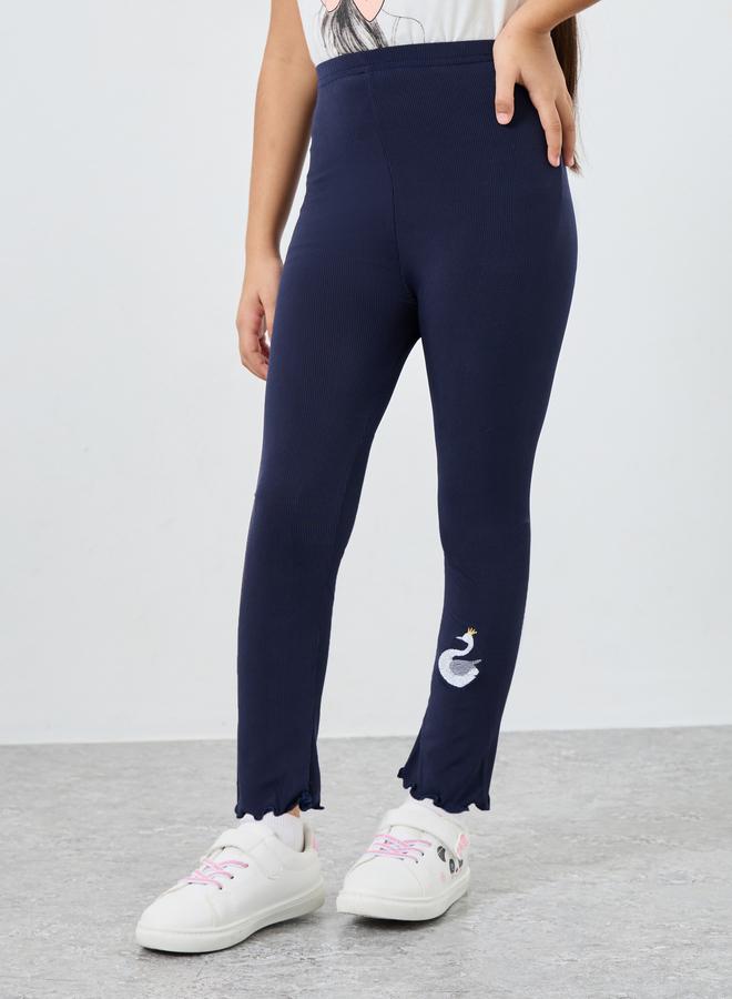 ستايلي بنطال ليقنز بتفاصيل مُطرزة - Image 1