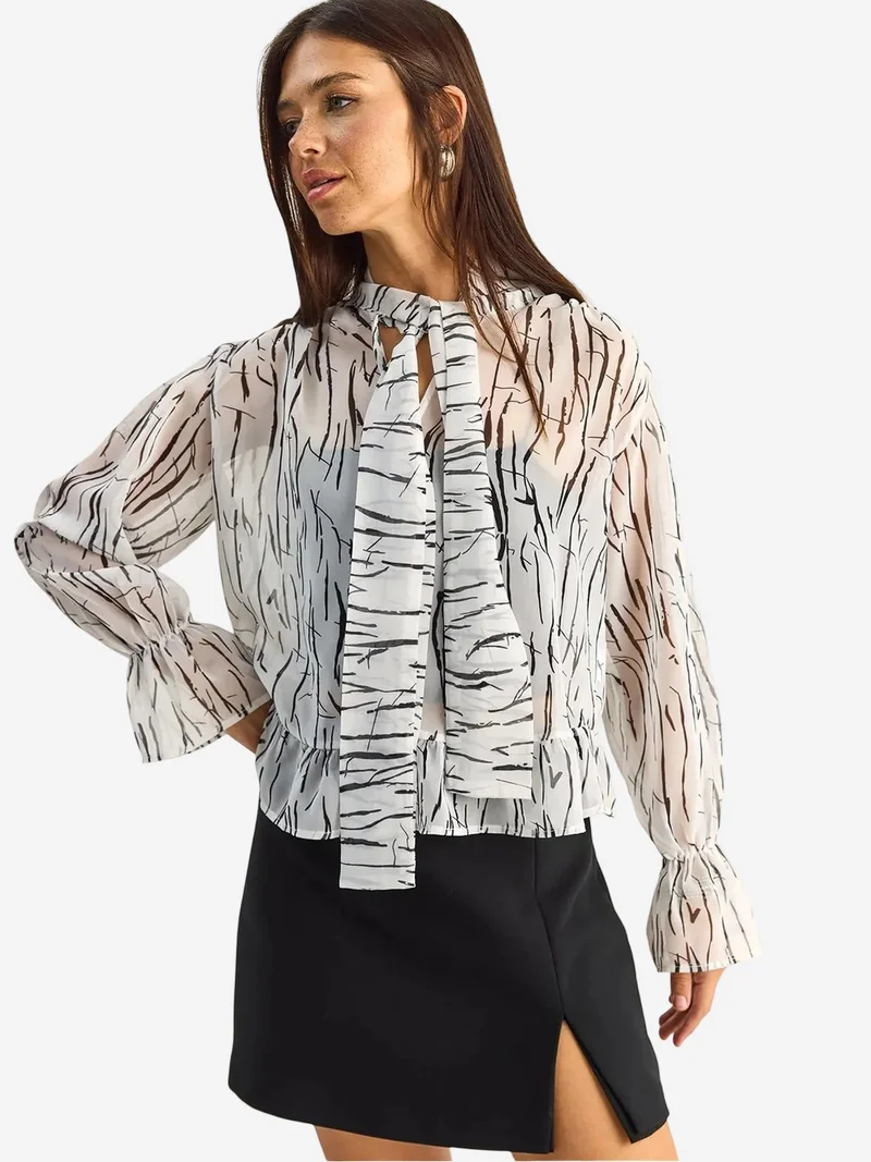 Bianco Lucci LUCCI Abstract Print Choker Collar Chiffon Blouse with Tie Detail