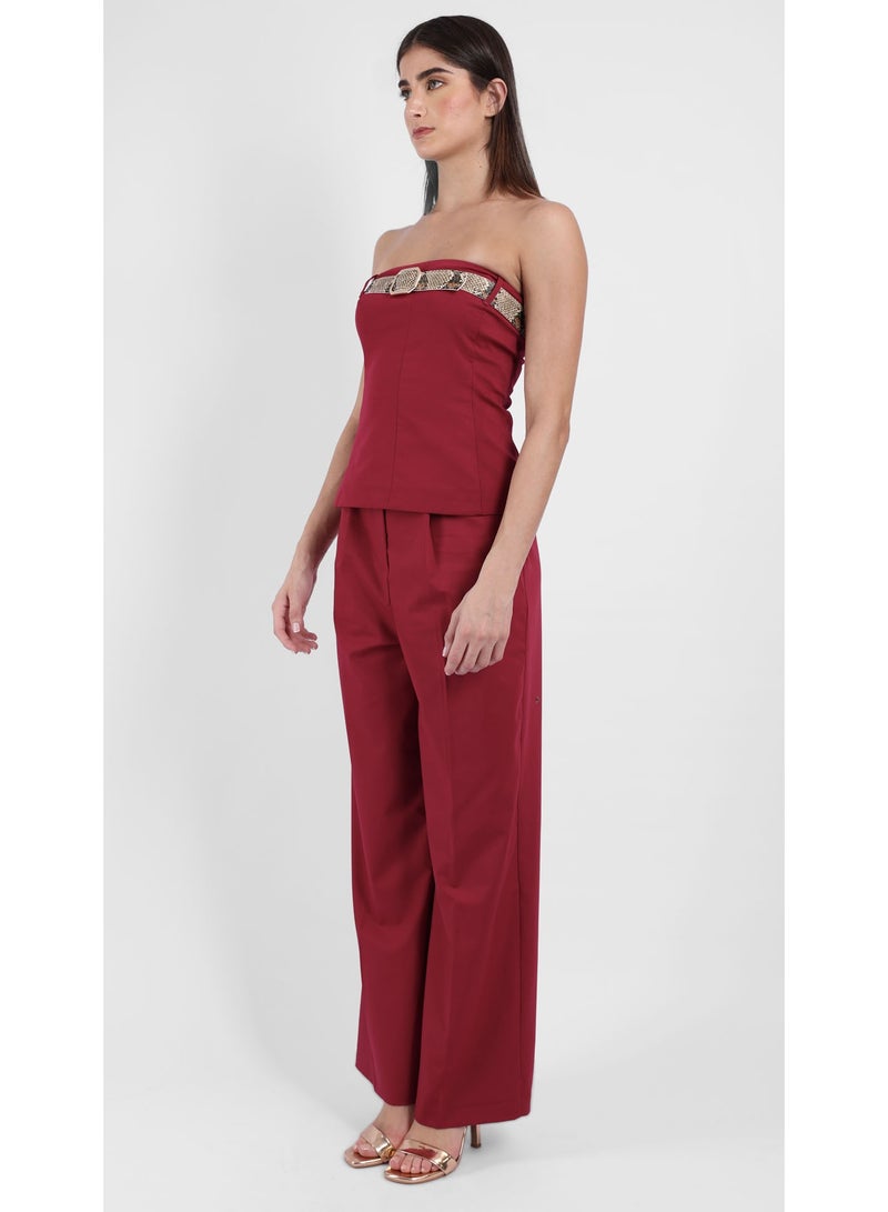 كيفيلي طقم نسائي مكون من قطعتين – توب بدون أكمام بلمسة جلد أفعى وبنطال واسع الساق – خمري - Image 3