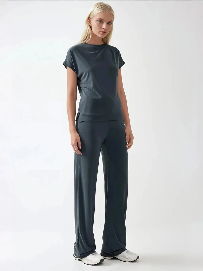 زوبعة بنطلون واسع ناعم بلمسة حريرية من مجموعة بوزم