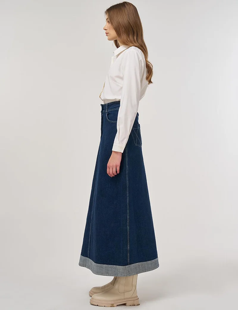 كايرا تنورة جينز مقسمة باللون الكحلي